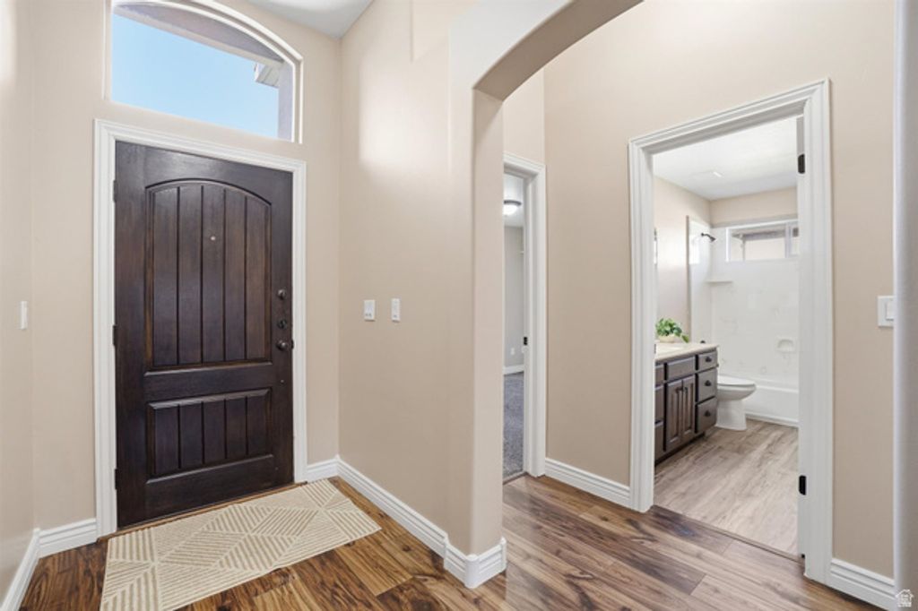 Image 4 of property listing at 2766 W 2125 N, Plain City, UT 84404