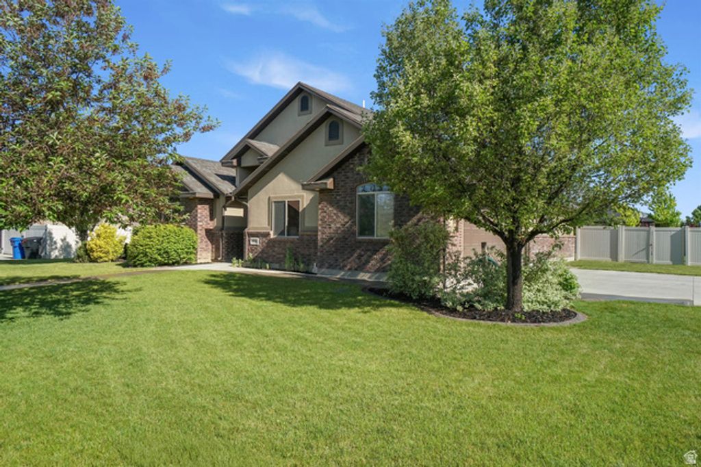 Image 34 of property listing at 2766 W 2125 N, Plain City, UT 84404