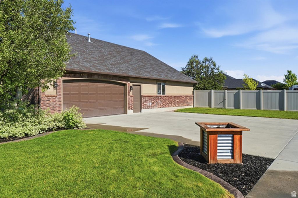 Image 35 of property listing at 2766 W 2125 N, Plain City, UT 84404