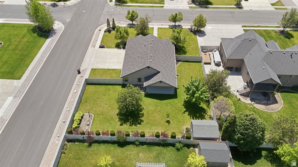 Image 40 of property listing at 2766 W 2125 N, Plain City, UT 84404