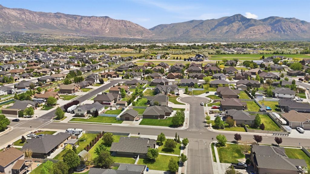 Image 42 of property listing at 2766 W 2125 N, Plain City, UT 84404