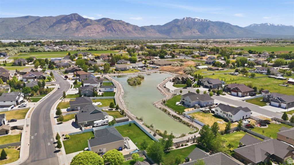 Image 43 of property listing at 2766 W 2125 N, Plain City, UT 84404
