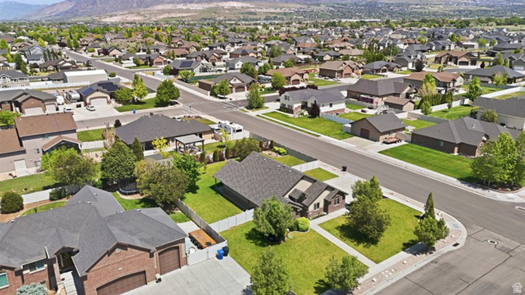 Image 46 of property listing at 2766 W 2125 N, Plain City, UT 84404