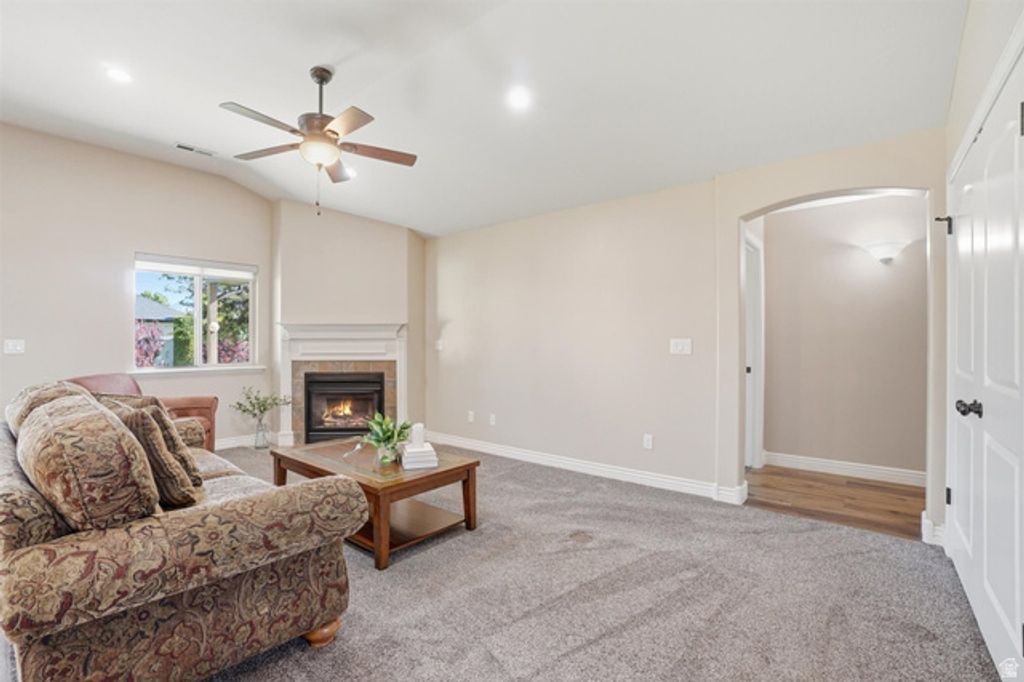 Image 6 of property listing at 2766 W 2125 N, Plain City, UT 84404