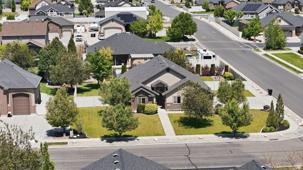Image 53 of property listing at 2766 W 2125 N, Plain City, UT 84404
