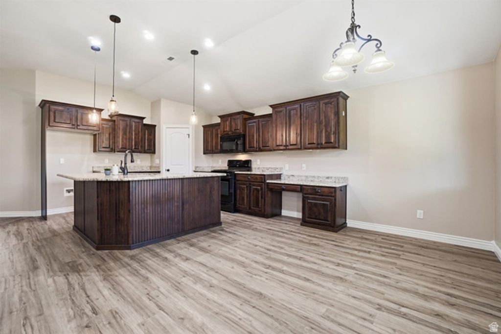 Image 8 of property listing at 2766 W 2125 N, Plain City, UT 84404