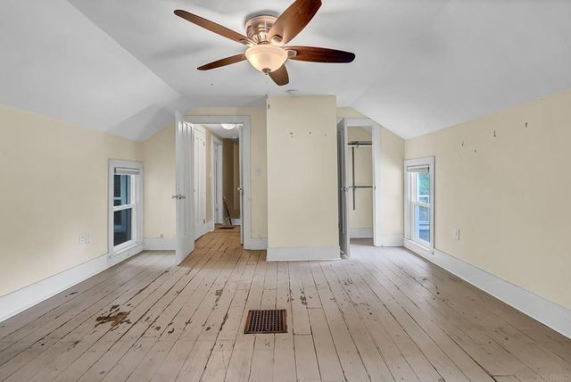 406 W 12th Street, Cedar Falls, IA 50613