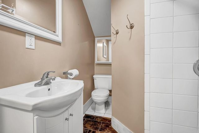 406 W 12th Street, Cedar Falls, IA 50613