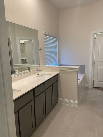 118 Sunshine Drive, Euless, TX 76039