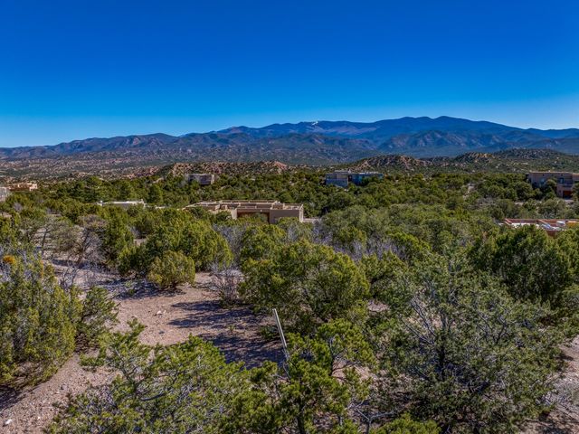 117 Valle Sereno 202, Santa Fe, NM 87506