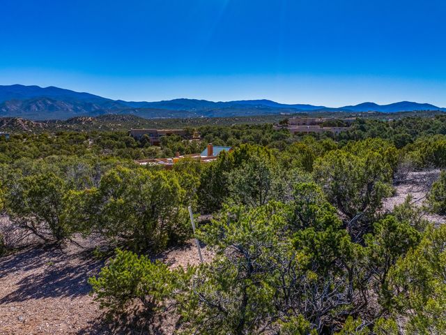 117 Valle Sereno 202, Santa Fe, NM 87506