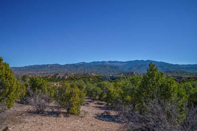 117 Valle Sereno 202, Santa Fe, NM 87506