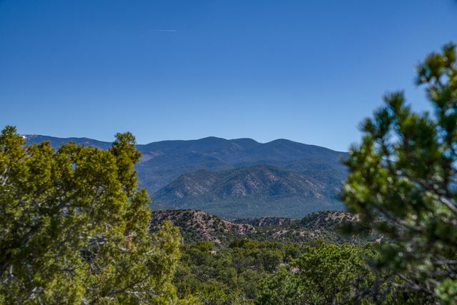 117 Valle Sereno 202, Santa Fe, NM 87506