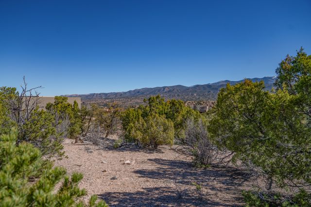 117 Valle Sereno 202, Santa Fe, NM 87506