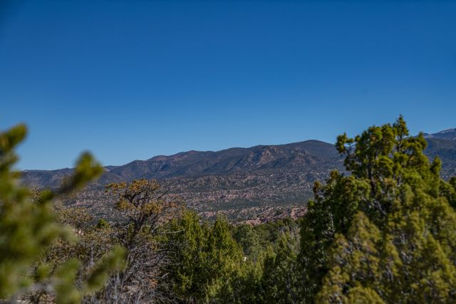 117 Valle Sereno 202, Santa Fe, NM 87506