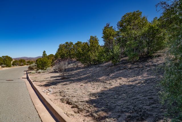 117 Valle Sereno 202, Santa Fe, NM 87506