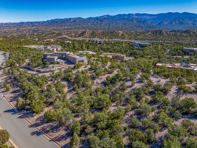117 Valle Sereno 202, Santa Fe, NM 87506