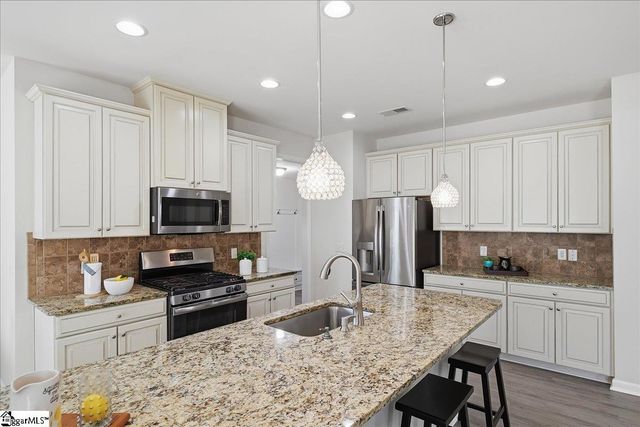 220 Waters Run Lane, Simpsonville, SC 29681