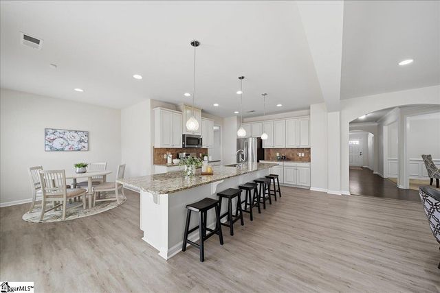 220 Waters Run Lane, Simpsonville, SC 29681