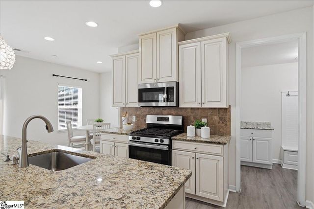 220 Waters Run Lane, Simpsonville, SC 29681