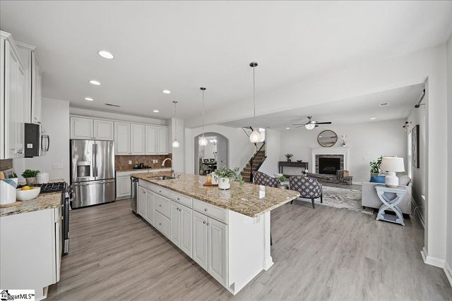 220 Waters Run Lane, Simpsonville, SC 29681