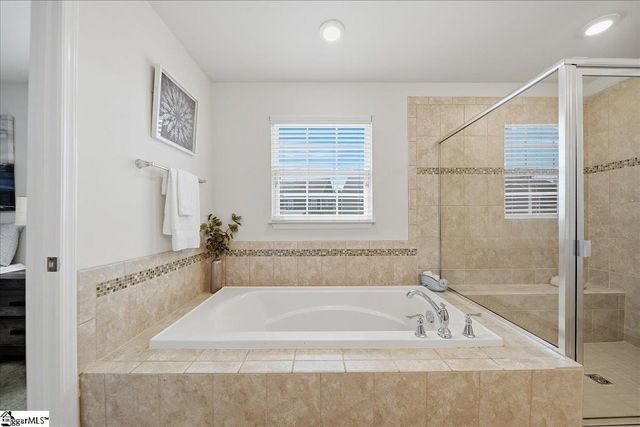 220 Waters Run Lane, Simpsonville, SC 29681