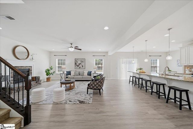 220 Waters Run Lane, Simpsonville, SC 29681