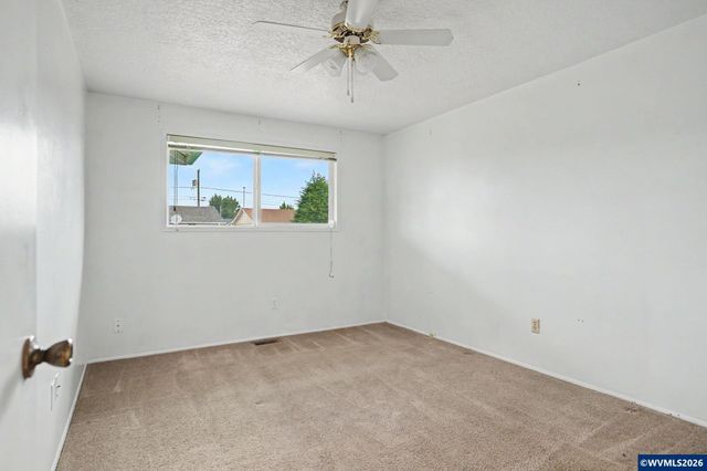1635 Sallal Rd, Woodburn, OR 97071