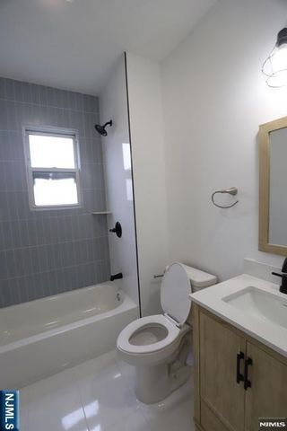 9 Maple 2L, Kearny, NJ 07032