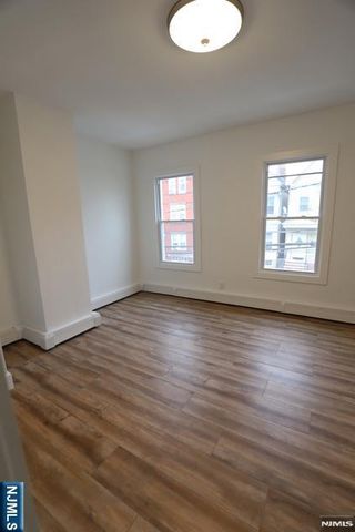 9 Maple 2L, Kearny, NJ 07032