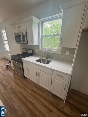 9 Maple 2L, Kearny, NJ 07032