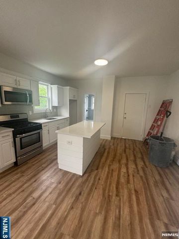 9 Maple 2L, Kearny, NJ 07032