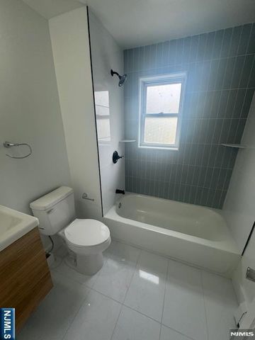 9 Maple 2L, Kearny, NJ 07032