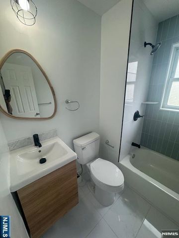 9 Maple 2L, Kearny, NJ 07032