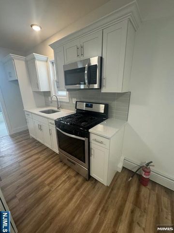 9 Maple 2L, Kearny, NJ 07032