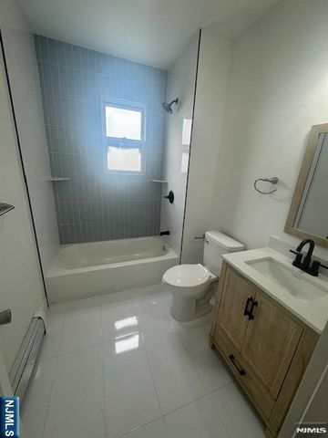 9 Maple 2L, Kearny, NJ 07032