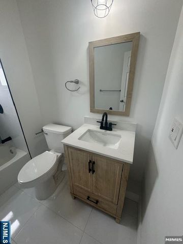 9 Maple 2L, Kearny, NJ 07032
