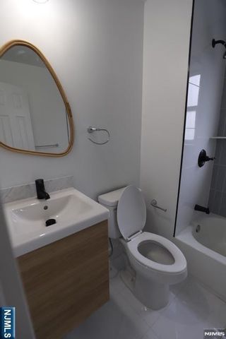 9 Maple 2L, Kearny, NJ 07032