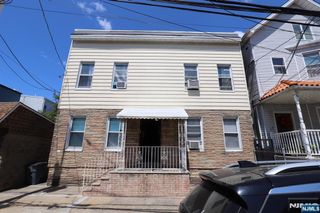 9 Maple 2L, Kearny, NJ 07032
