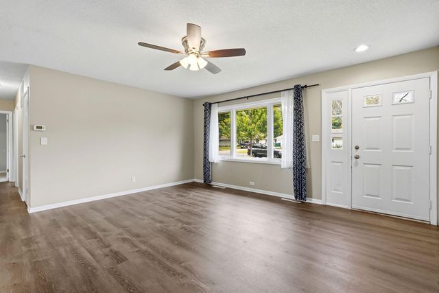 10200 Redwood Street NW, Coon Rapids, MN 55433