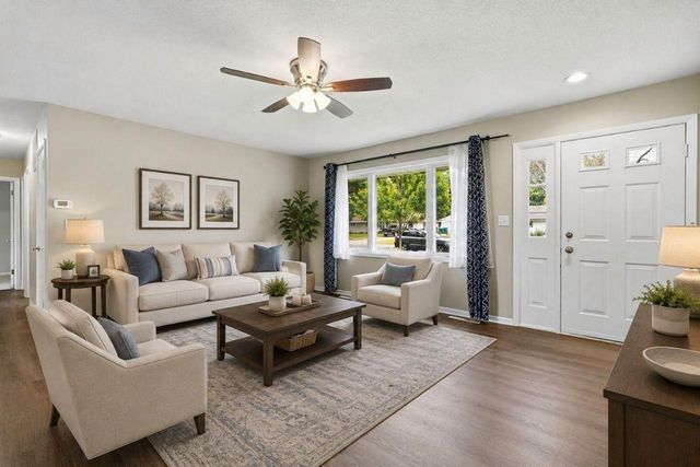 10200 Redwood Street NW, Coon Rapids, MN 55433