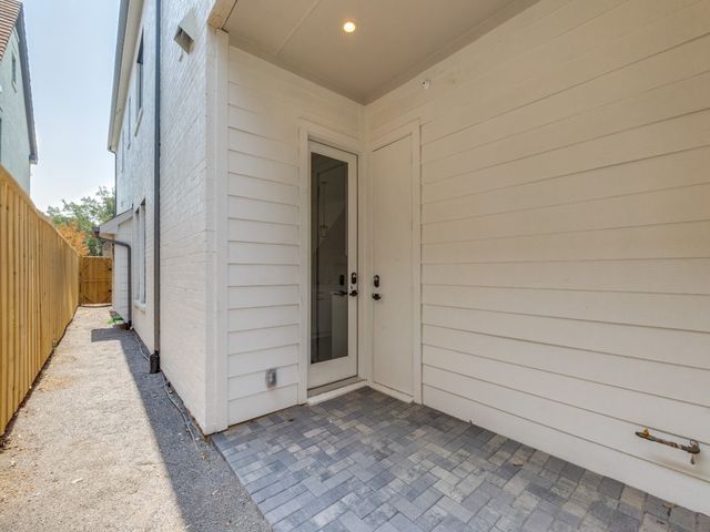 4200 University Boulevard, University Park, TX 75205