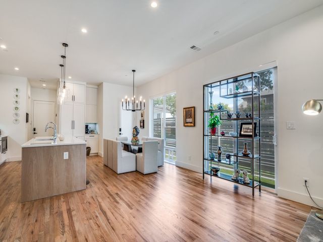 4200 University Boulevard, University Park, TX 75205