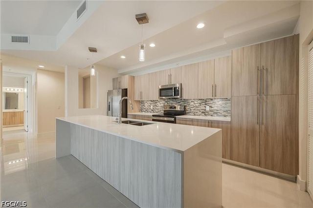 15901 ROYAL POINTE LN 306, Fort Myers, FL 33908