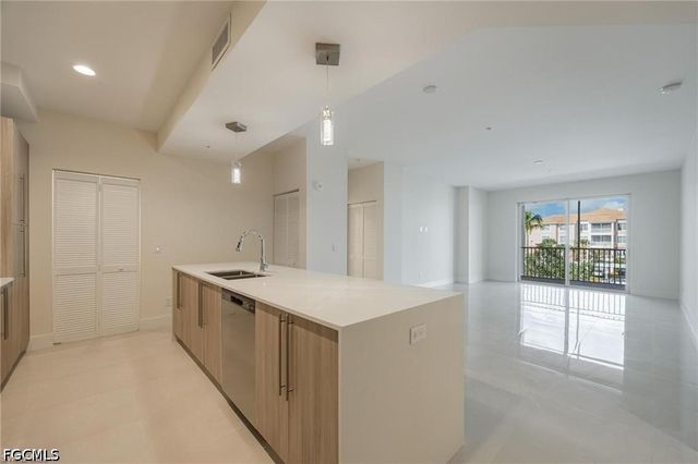 15901 ROYAL POINTE LN 306, Fort Myers, FL 33908