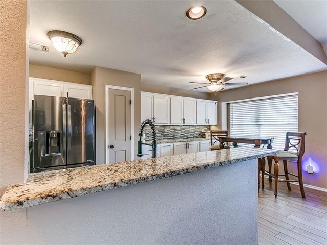 112 Woodgate Drive, Yukon, OK 73099