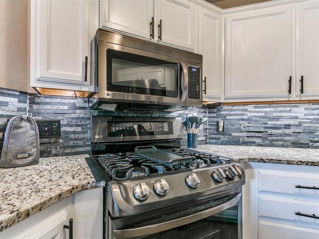 112 Woodgate Drive, Yukon, OK 73099