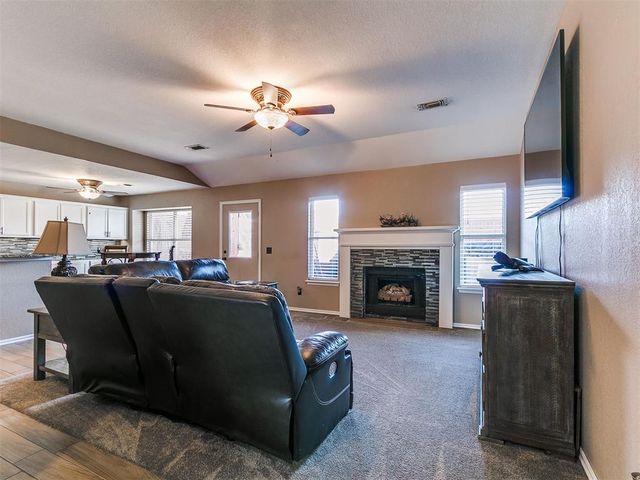 112 Woodgate Drive, Yukon, OK 73099