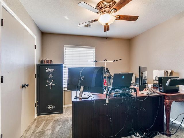 112 Woodgate Drive, Yukon, OK 73099