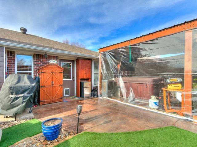 112 Woodgate Drive, Yukon, OK 73099